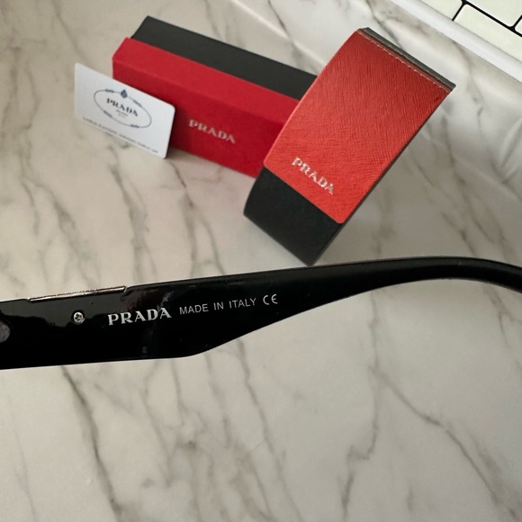 Prada black sunglasses - Picture 3 of 4